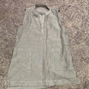 Elegant Gray Sleeveless Tunic Top